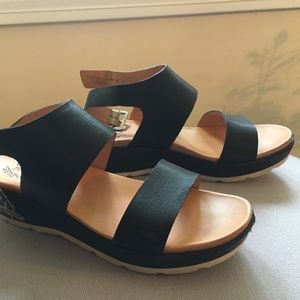 Strappy Sandals with Contrast Platform - Comfy!